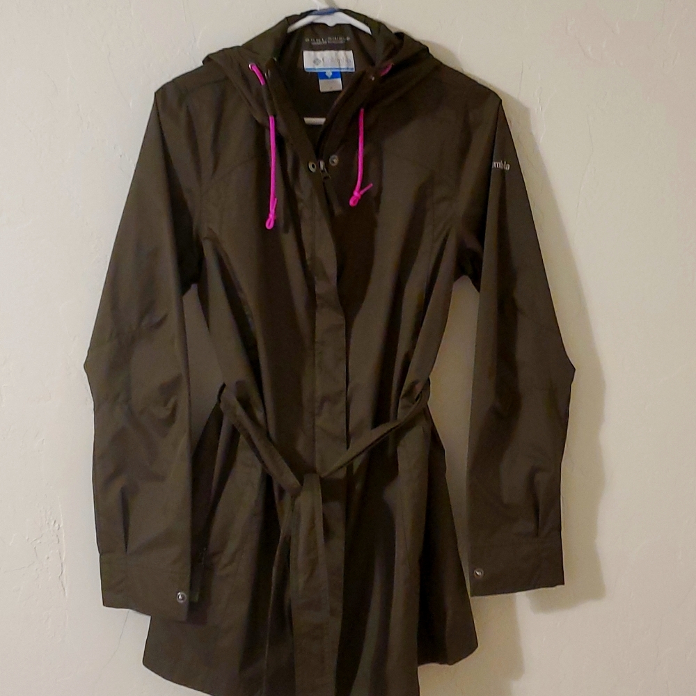 Columbia women's advance repellency jacket